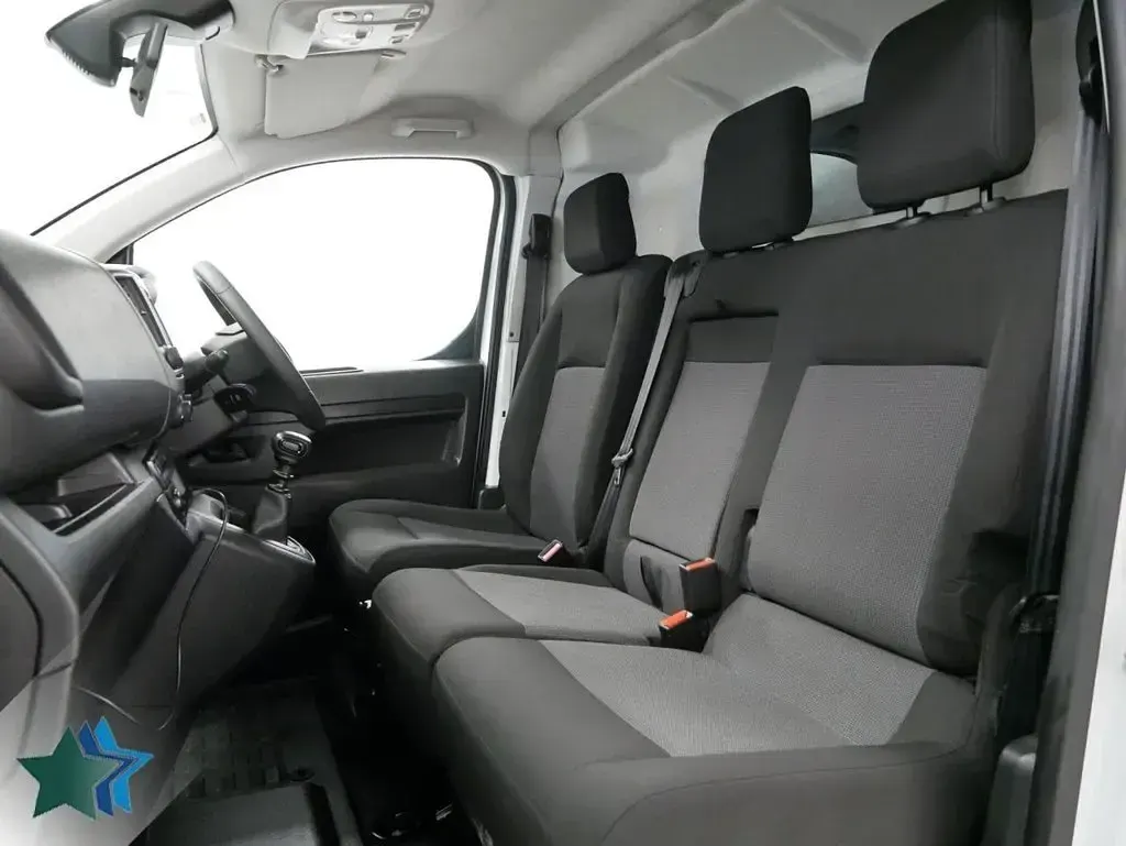 Used Vauxhall Vivaro Edition 100 HP (73 kW) 2023 White MPV