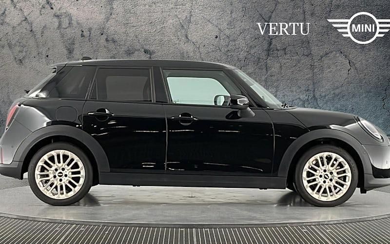 Used Mini Cooper Exclusive 114 kW (156 HP) 2026 Hatchback