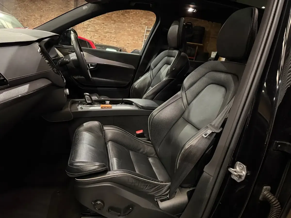 Used Volvo XC90 R-Design Pro 235 HP (172 kW) 2021 Black SUV