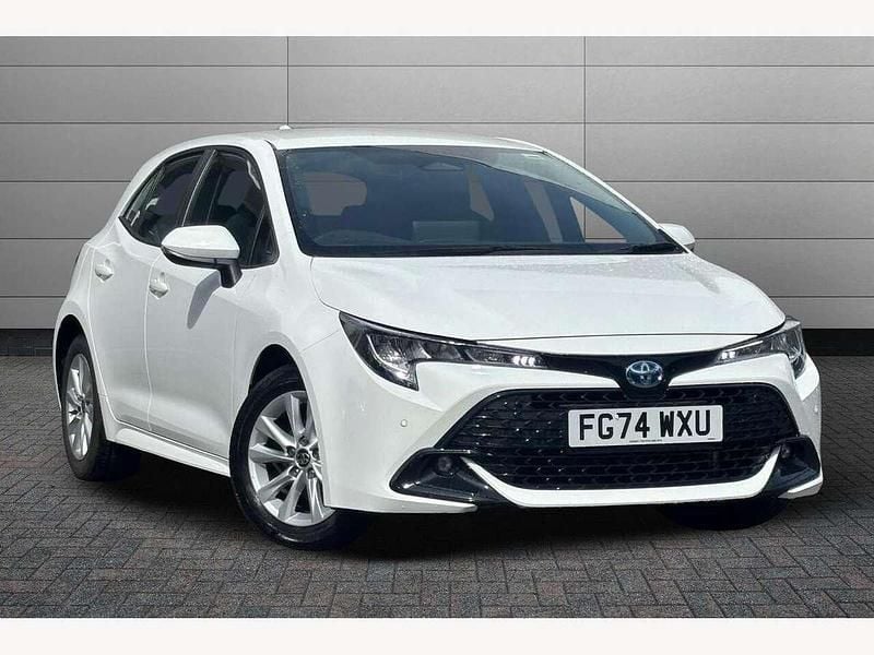White Used 2024 Toyota Corolla Hatchback | £22,000 (Good price) - Image 1/3