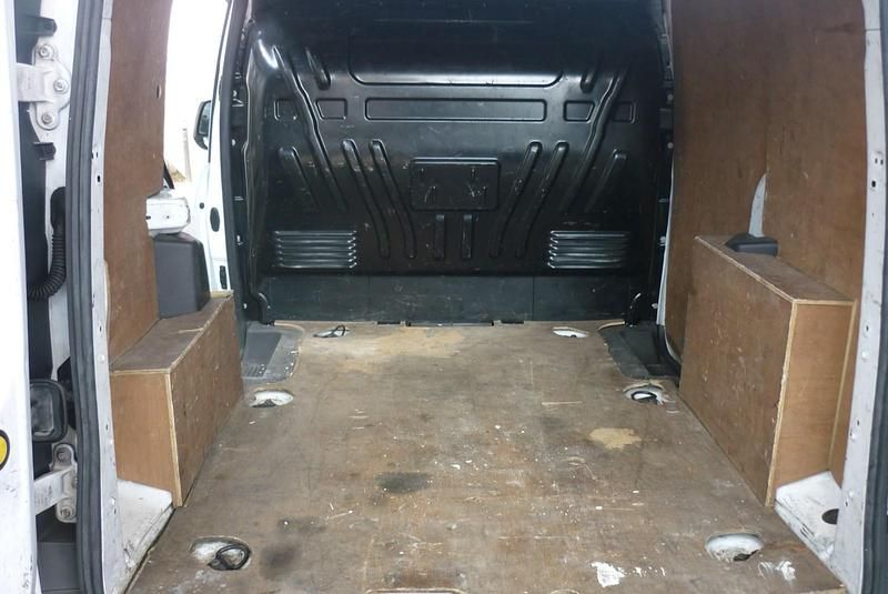 Begagnad Ford Transit Connect 100 HK (73 kW) 2017 Vit Minibuss