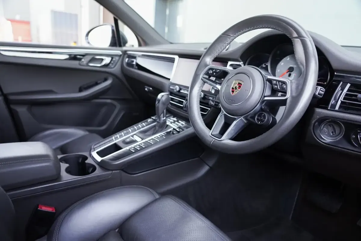 Used Porsche Macan 354 HP (260 kW) 2019 Blue SUV