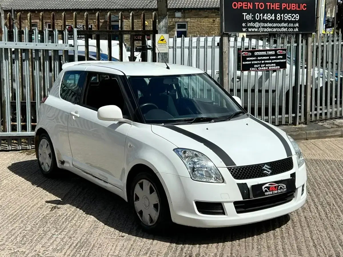 Begagnad Suzuki Swift GL 92 HK (67 kW) 2008 Vit Halvkombi