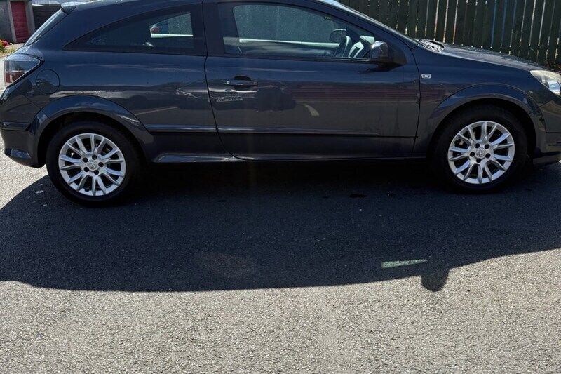 Blue Used 2009 Vauxhall Astra Active Hatchback | £1,600 (Good price) - Image 1/1