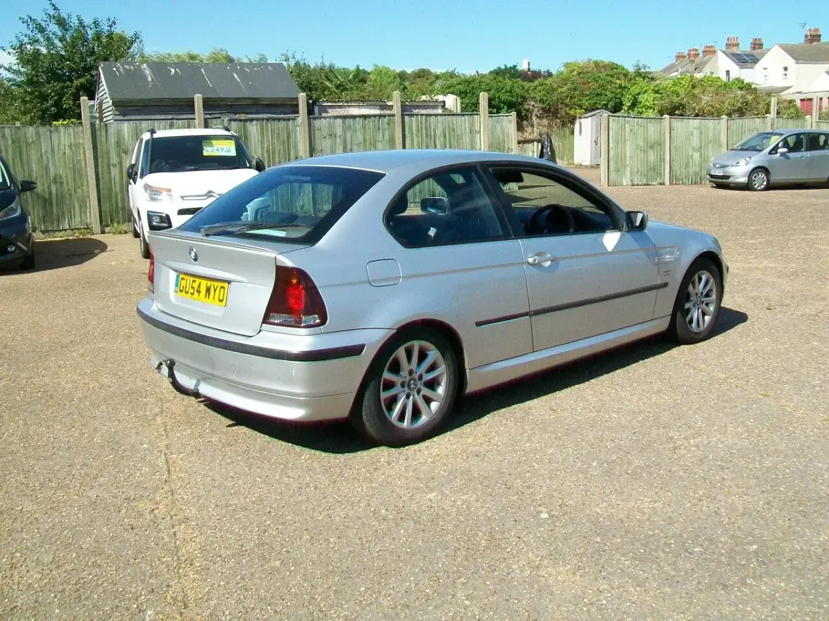 Used BMW 320 2004 Silver Hatchback