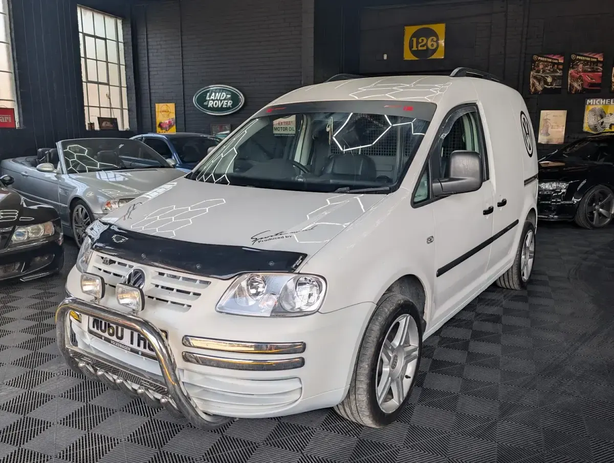 Used VW Caddy 69 HP (50 kW) 2010 White MPV