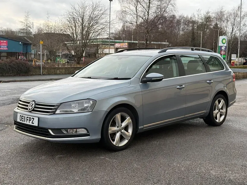 Used VW Passat SE 140 HP (102 kW) 2011 Grey Estate