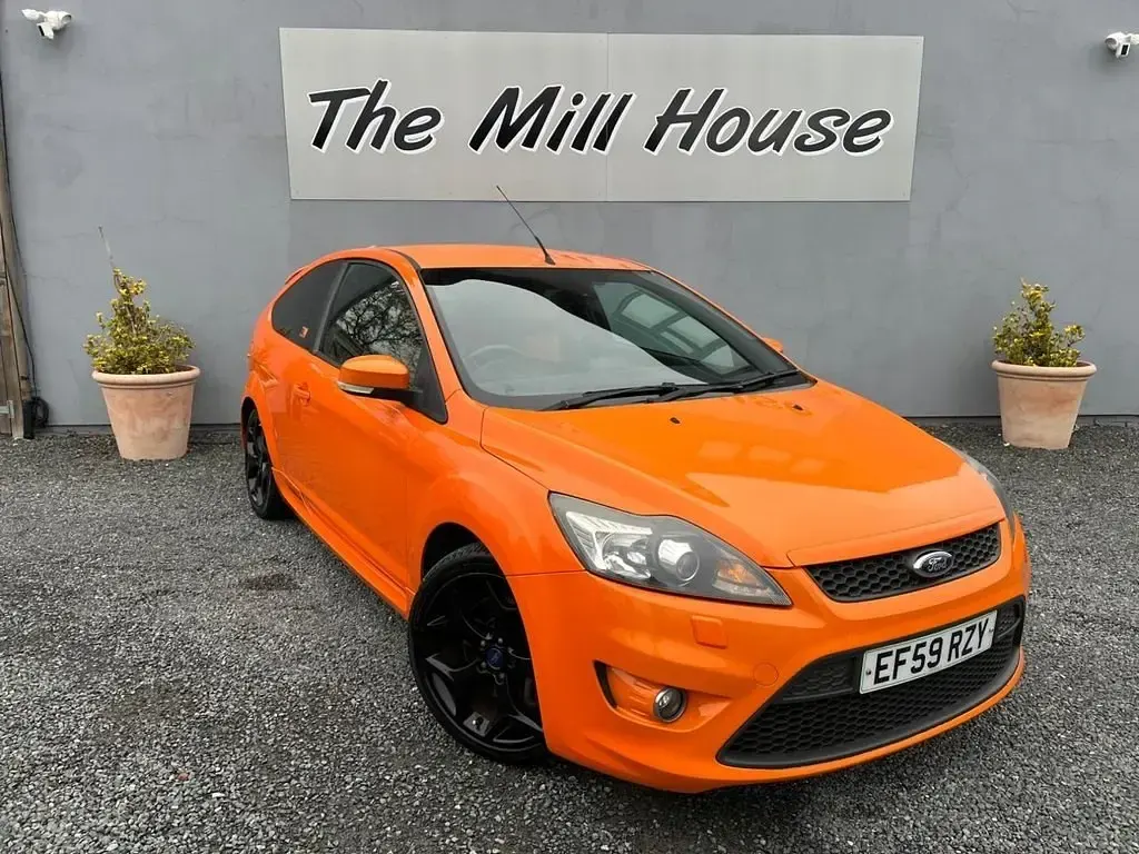 Usado Ford Focus ST 221 HP (162 kW) 2009 Laranja Citadino