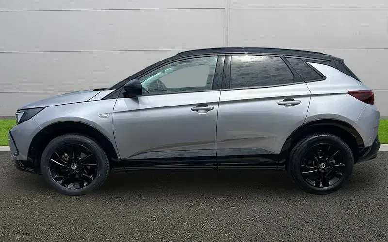 Usado Vauxhall Grandland X 131 HP (96 kW) 2023 Cinzento SUV