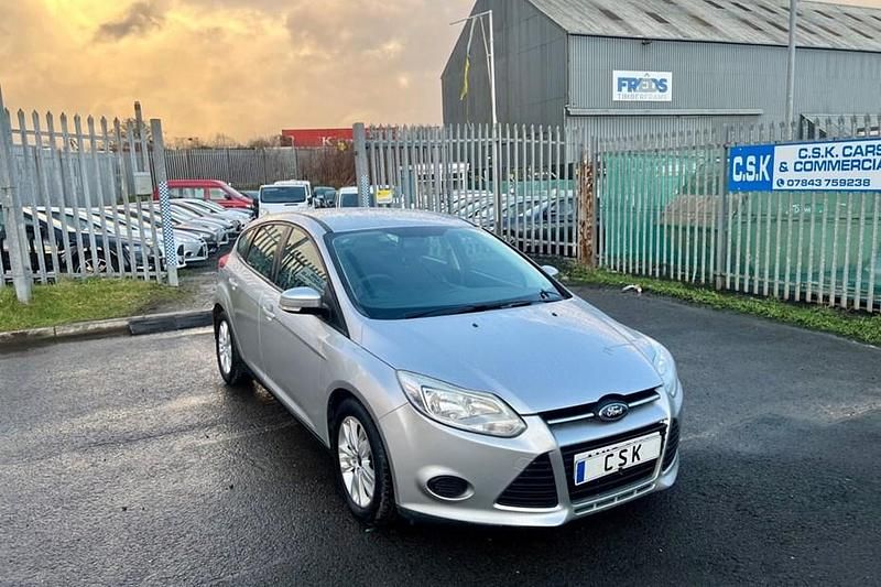 Used Ford Focus 115 HP (84 kW) 2012 Silver Hatchback