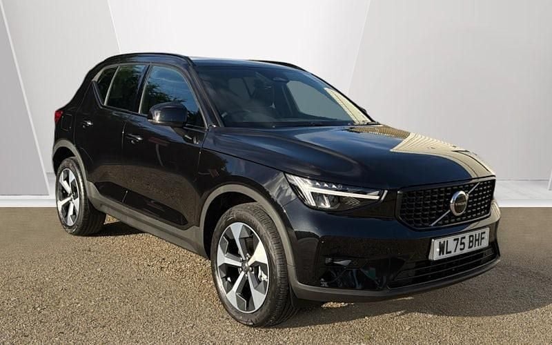 New 2025 Volvo XC40 Plus SUV | £35,508 (Good price) - Image 1/4
