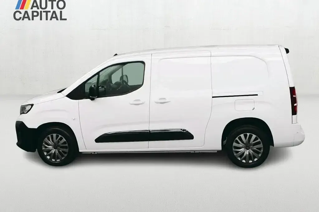 Used Peugeot Partner 100 HP (73 kW) 2024 White MPV