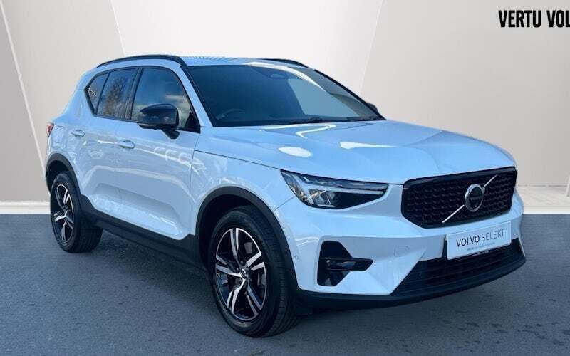 Used 2026 Volvo XC40 Plus SUV | £29,087 (Good price) - Image 1/4