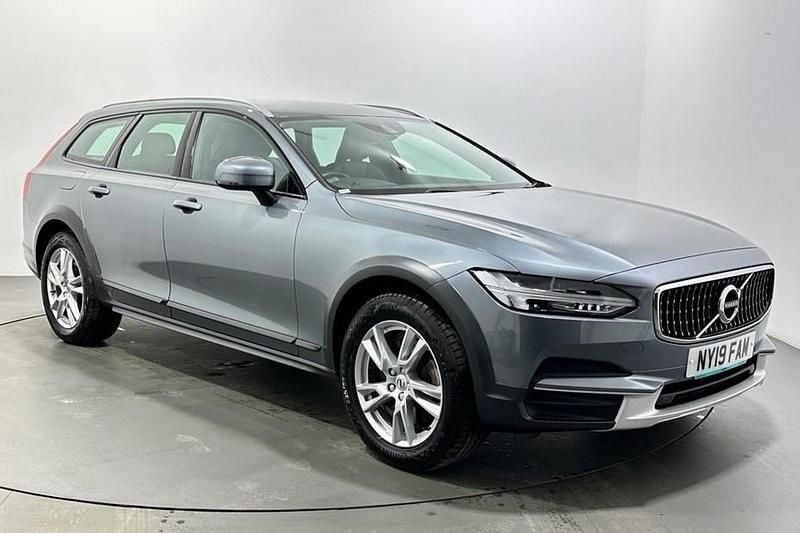 Used Volvo V90 CC 250 HP (183 kW) 2019 Grey Estate