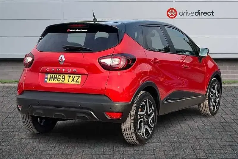 Second-hand Renault Captur Iconic 90 CP (66 kW) 2020 Roșu SUV