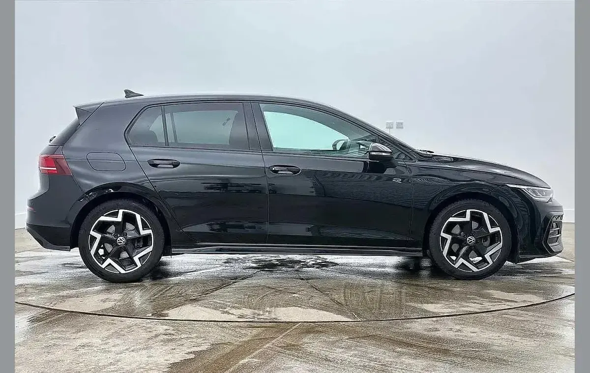 Used VW Golf VIII R-line 147 HP (108 kW) 2025 Black Hatchback