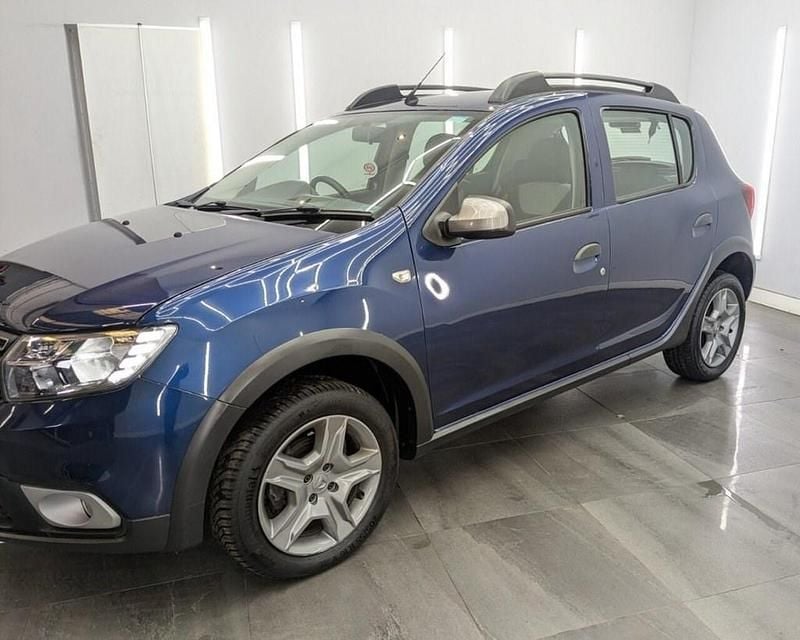 Used Dacia Sandero Lauréate 90 HP (66 kW) 2017 Blue Hatchback