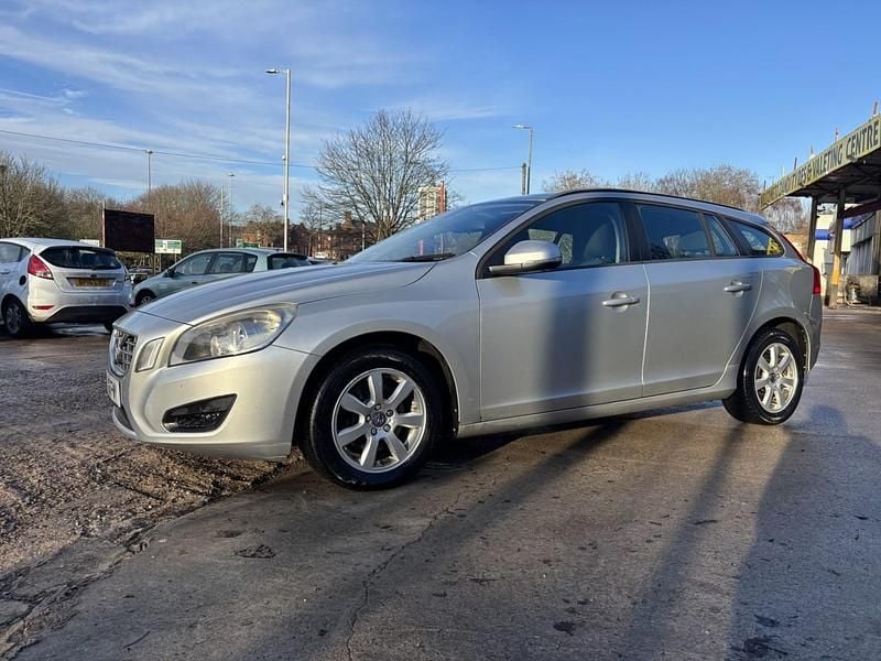 Used Volvo V60 163 HP (119 kW) 2011 Silver Estate