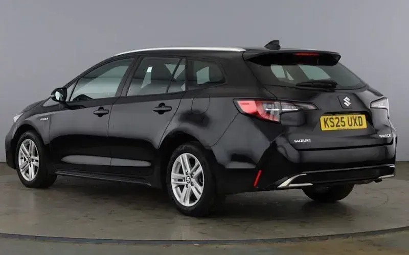 Used Suzuki Swace 140 HP (102 kW) 2024 Black Estate