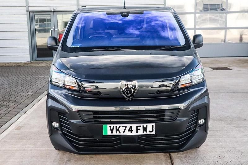 Used Peugeot e-Expert 98 kW (134 HP) 2024 Grey Van