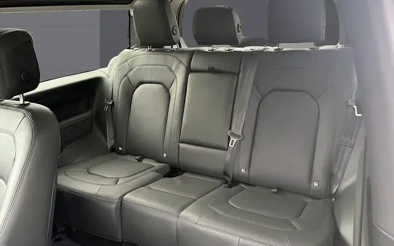 Used Land Rover Defender HSE 249 HP (183 kW) 2024 SUV