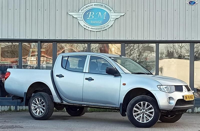 Used Mitsubishi L200 134 HP (98 kW) 2010 Silver Pickup