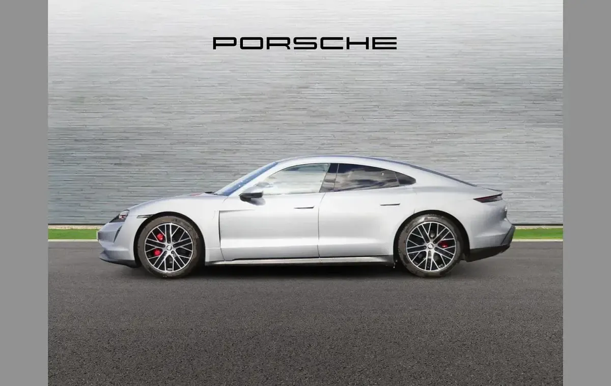 Used Porsche Taycan 419 kW (571 HP) 2022 Silver Sedan