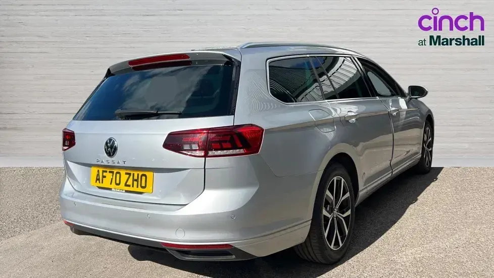 Used VW Passat SEL 150 HP (110 kW) 2020 Silver Estate