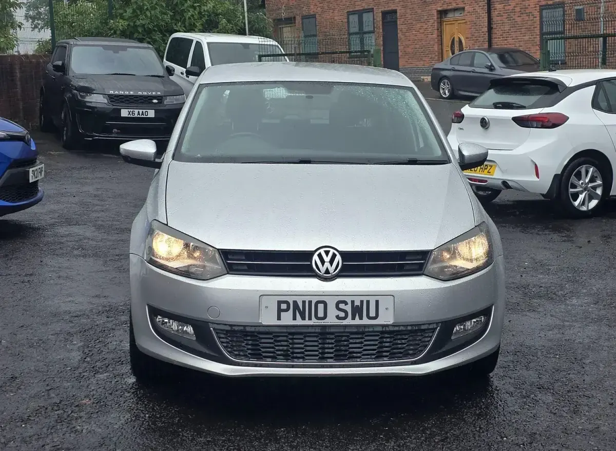 Used VW Polo SEL 85 HP (62 kW) 2010 Silver Hatchback