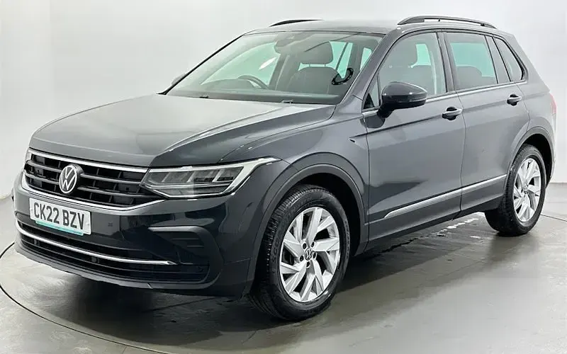 Używany VW Tiguan Life 150 KM (110 kW) 2022 Szary SUV