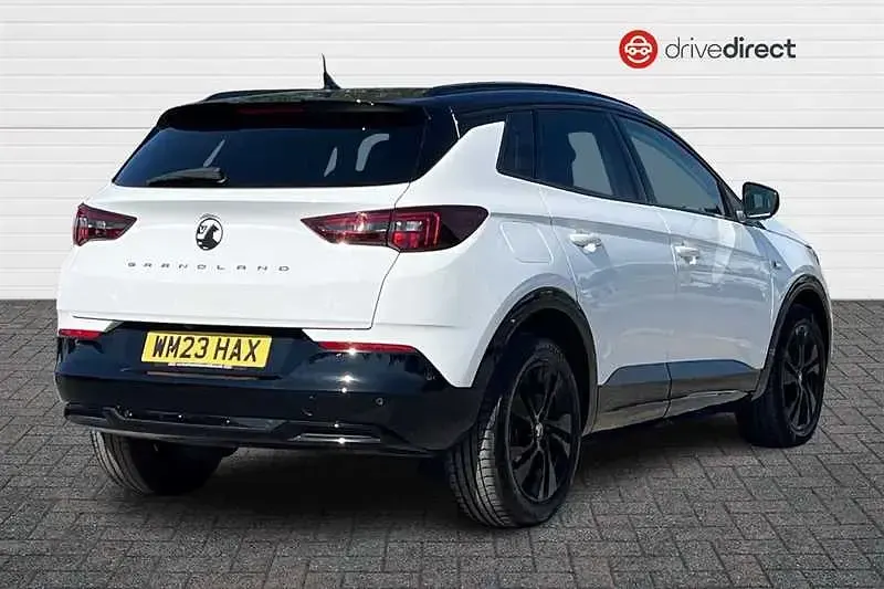 Used Vauxhall Grandland X S 130 HP (95 kW) 2023 White SUV