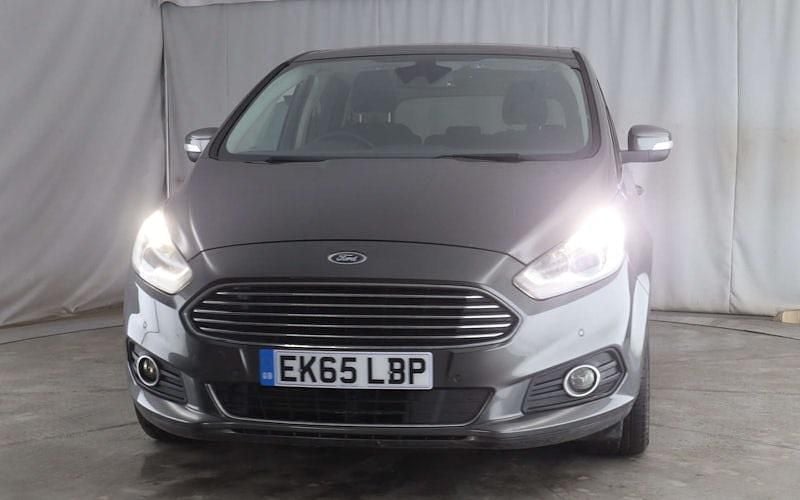 Used Ford S-MAX Titanium 150 HP (110 kW) 2018 MPV