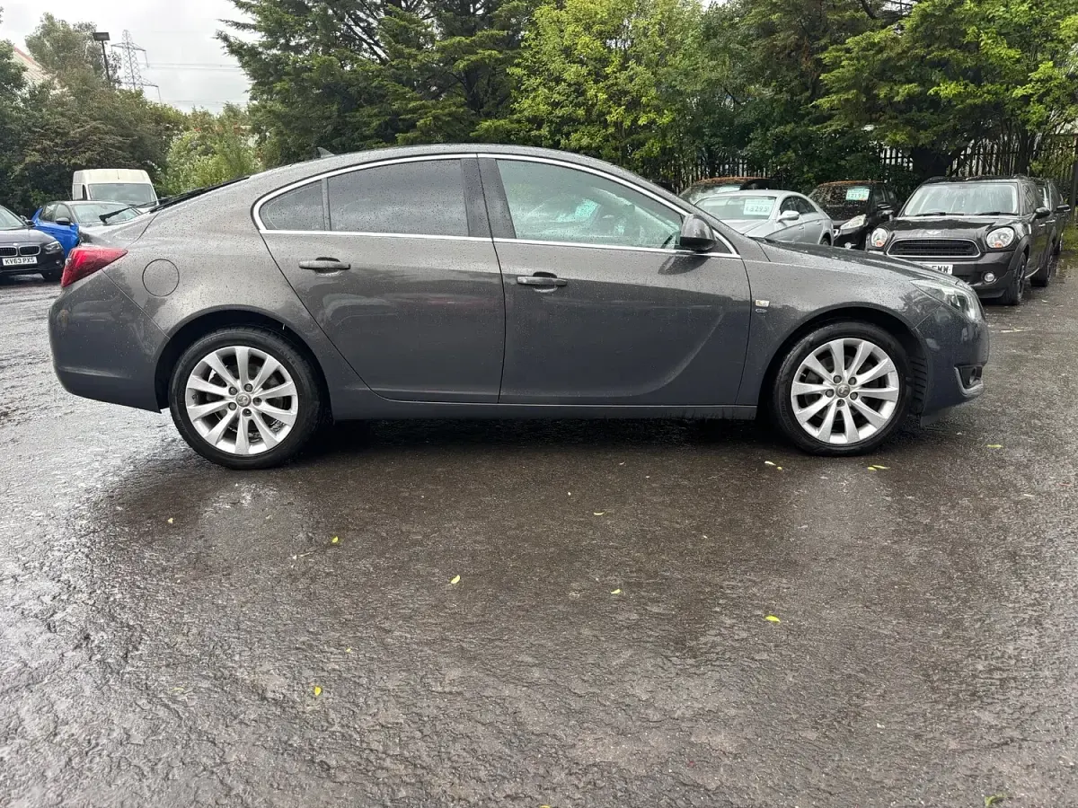 Used Vauxhall Insignia Elite 163 HP (119 kW) 2015 Grey Hatchback