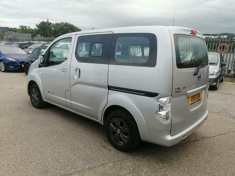Used Nissan e-NV200 Tekna 80 kW (109 HP) 2015 Silver MPV