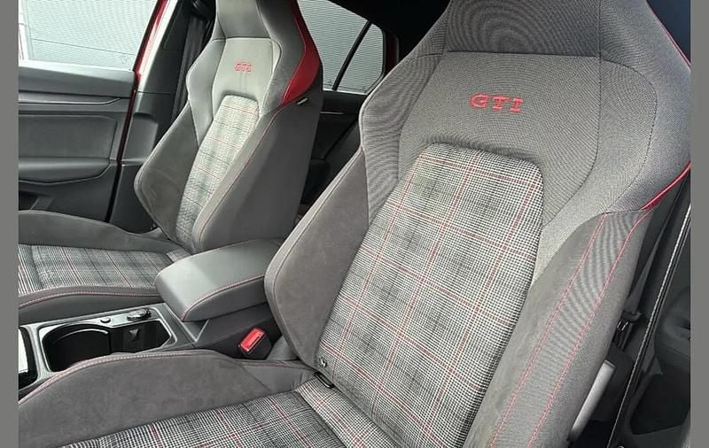 Used VW Golf VIII GTI 265 HP (194 kW) 2025 Red Hatchback