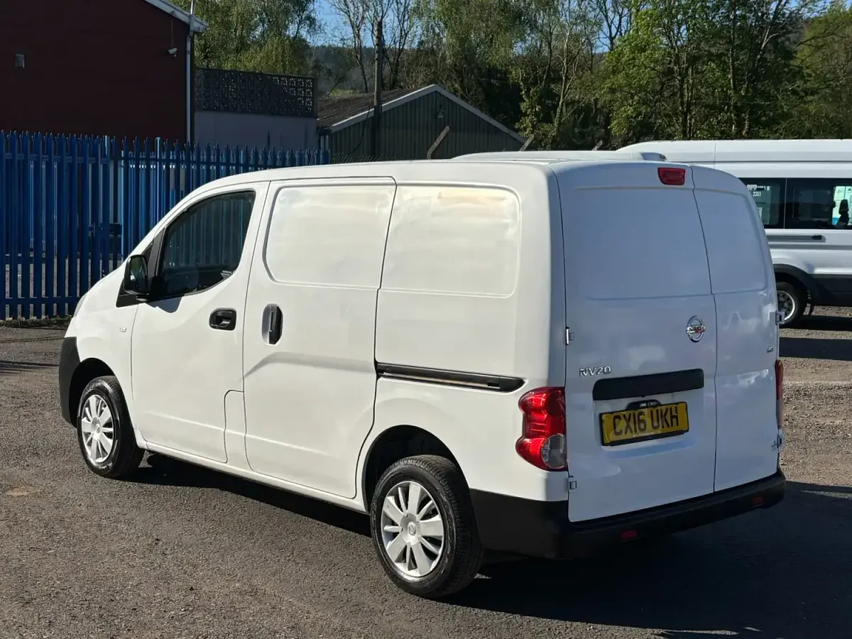 Used Nissan NV200 Acenta 2016 White MPV