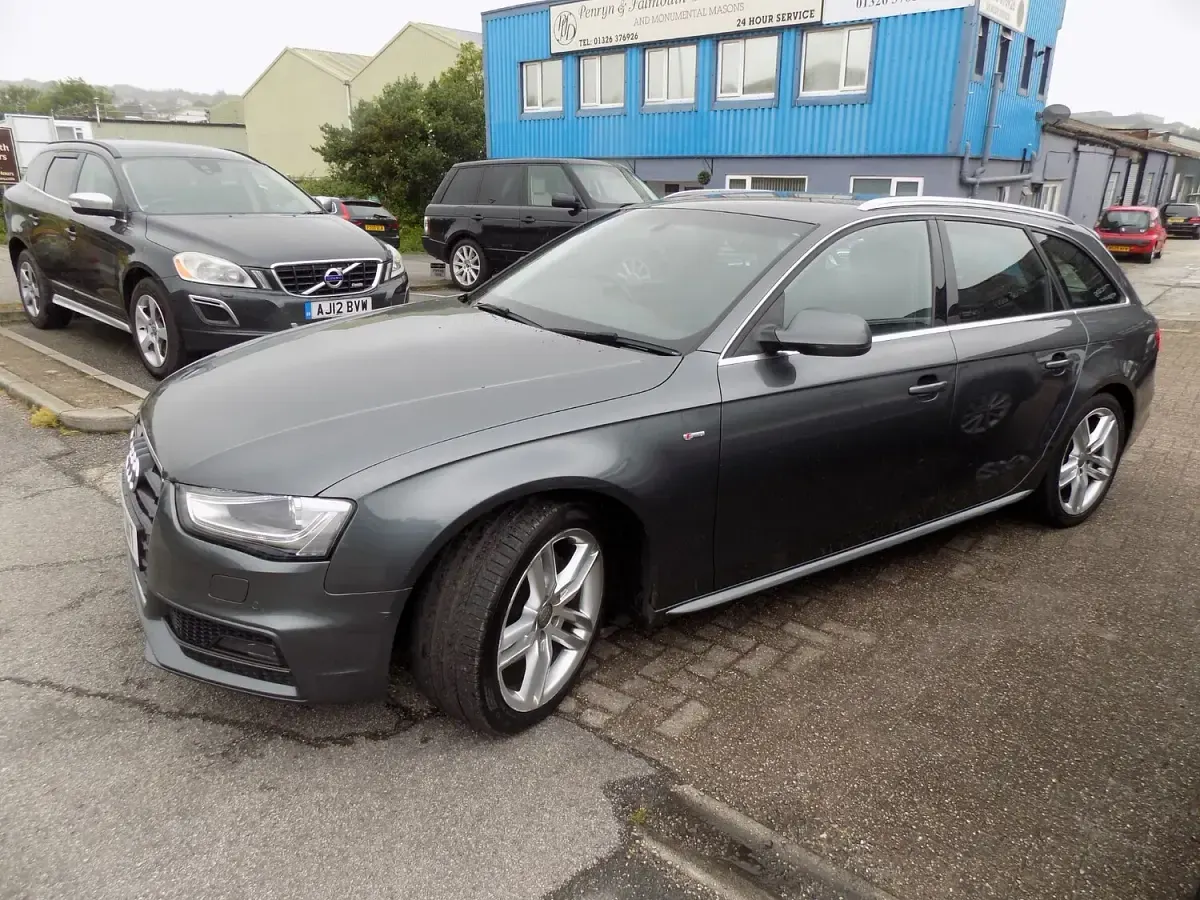 Used Audi A4 S-Line 177 HP (130 kW) 2014 Grey Estate