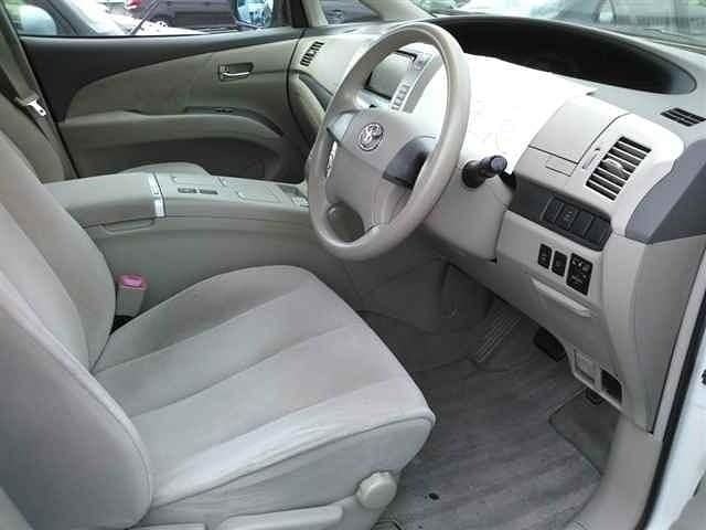 Used Toyota Estima Hybrid 2006 White MPV