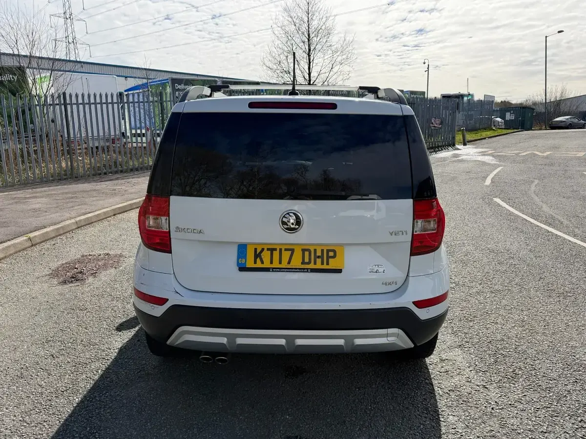 Used Skoda Yeti Drive 150 HP (110 kW) 2017 White SUV