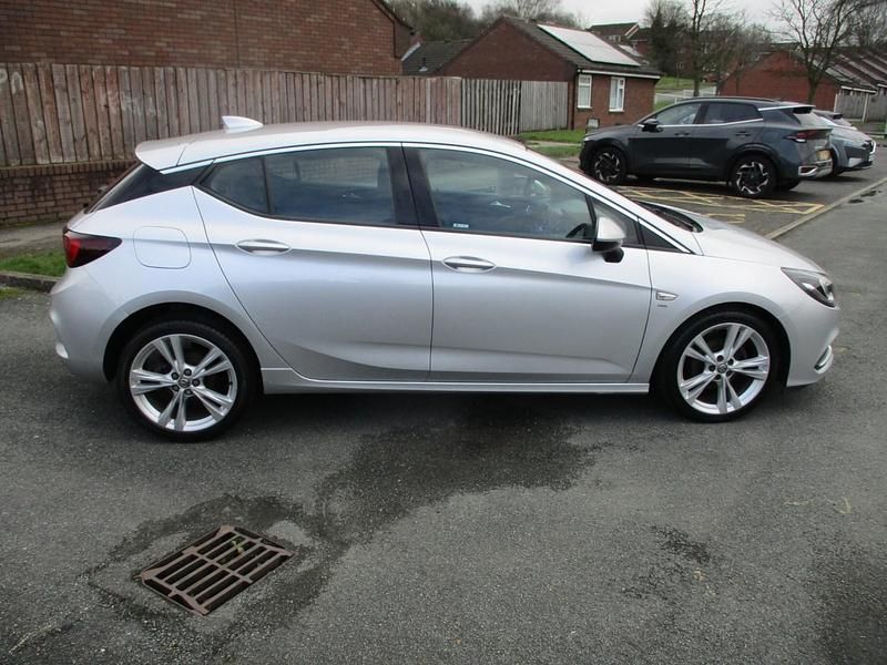 Used Vauxhall Astra SRi 110 HP (80 kW) 2017 Silver Hatchback