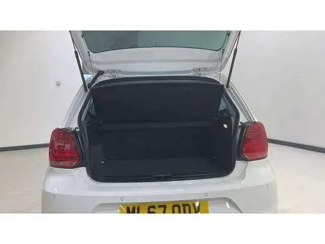 Used VW Polo Edition 60 HP (44 kW) 2017 White Hatchback