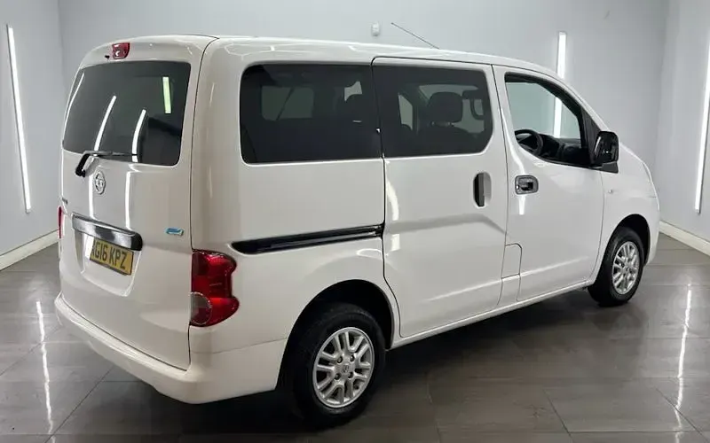 Used Nissan NV200 Acenta 90 HP (66 kW) 2016 White MPV