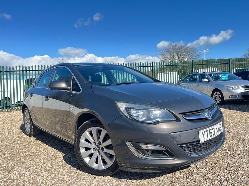 Used Vauxhall Astra Elite 165 HP (121 kW) 2013 Grey Hatchback