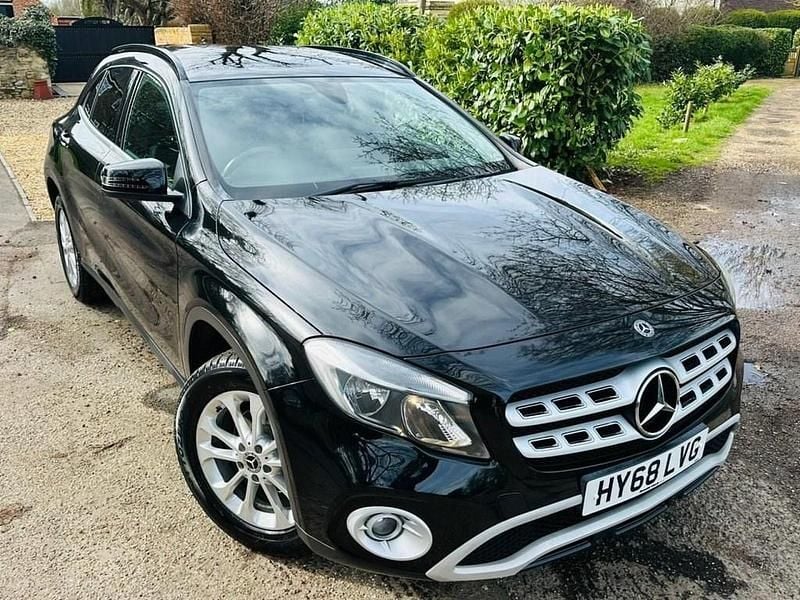 Used Mercedes GLA200 SE 156 HP (114 kW) 2018 Black SUV