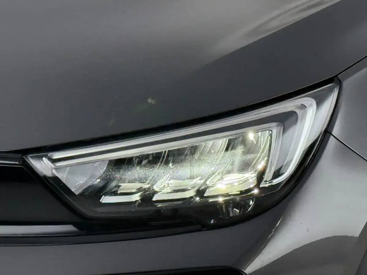 Used Vauxhall Crossland Ultimate 110 HP (80 kW) 2023 Grey SUV