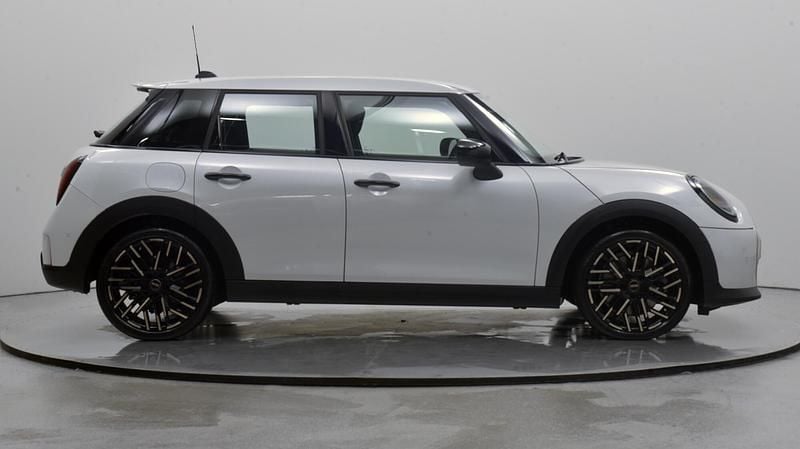 Used Mini Cooper S Hatch 201 HP (147 kW) 2024 White Hatchback