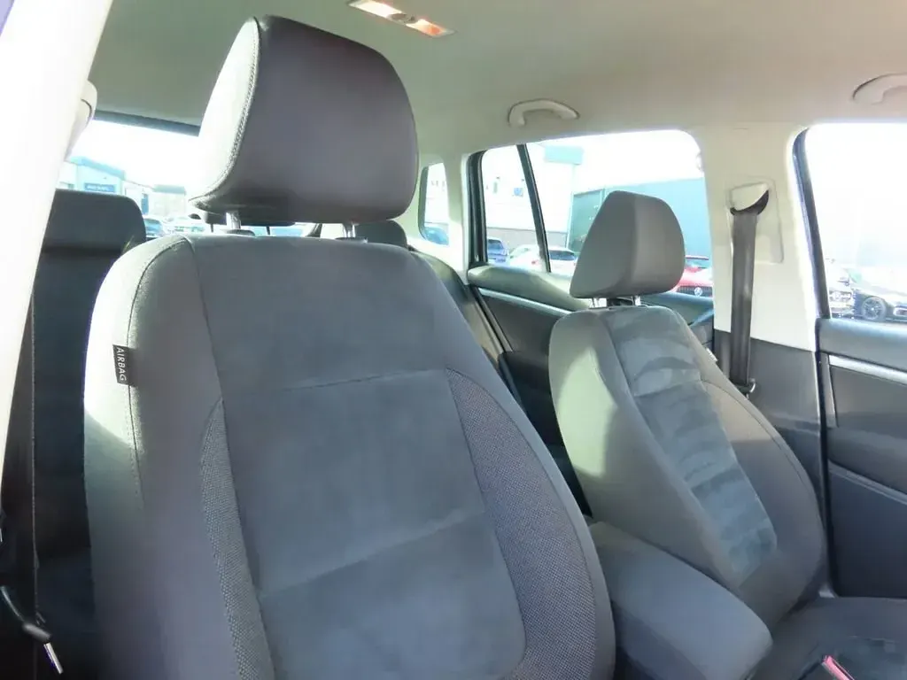 Second-hand VW Tiguan Match 139 CP (102 kW) 2014 Albastru SUV