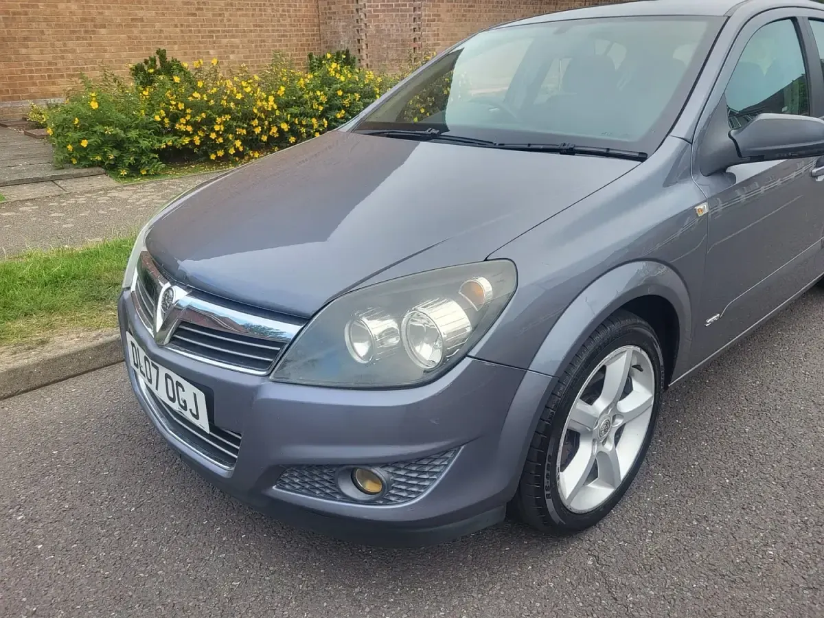 Used Vauxhall Astra SRi 138 HP (101 kW) 2007 Grey Hatchback