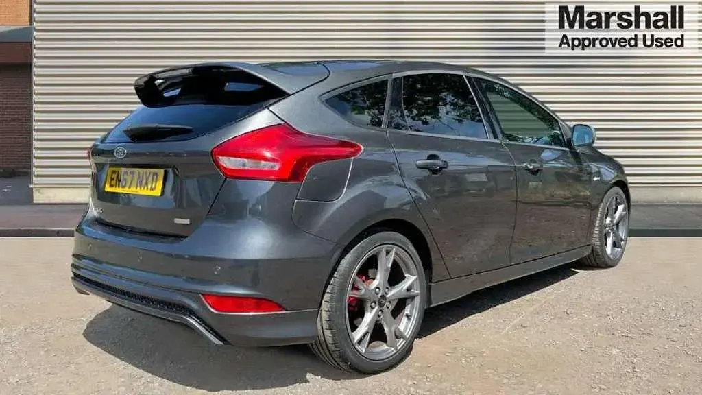 Used Ford Focus ST-Line X 140 HP (102 kW) 2018 Grey Hatchback