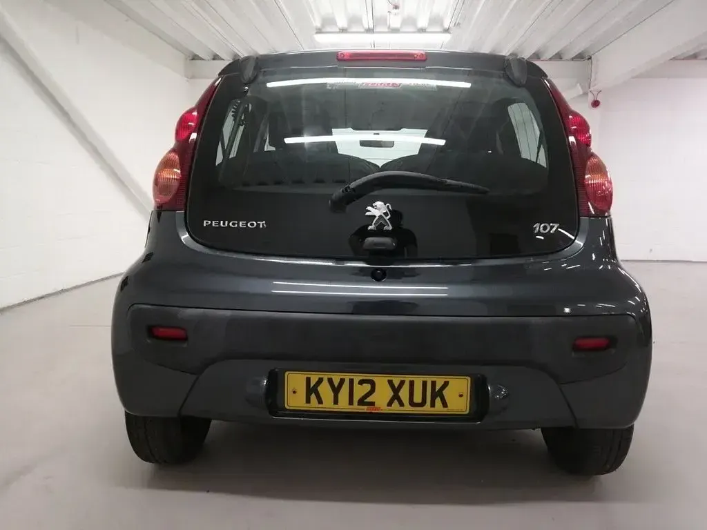 Used Peugeot 107 Active 68 HP (50 kW) 2012 Grey Hatchback